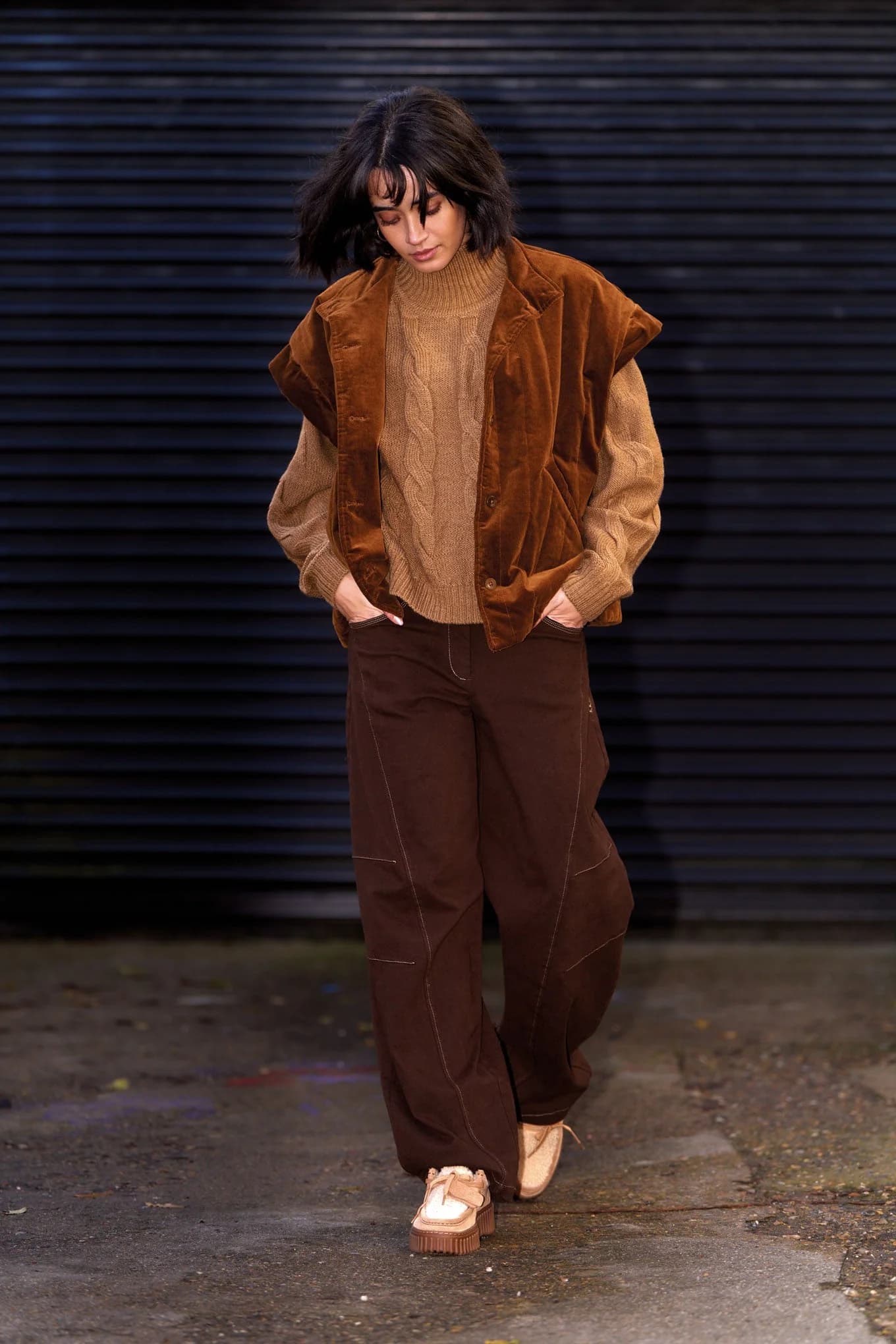 Amelia Organic Cotton Barrel Leg Trousers - Chocolate – image 1