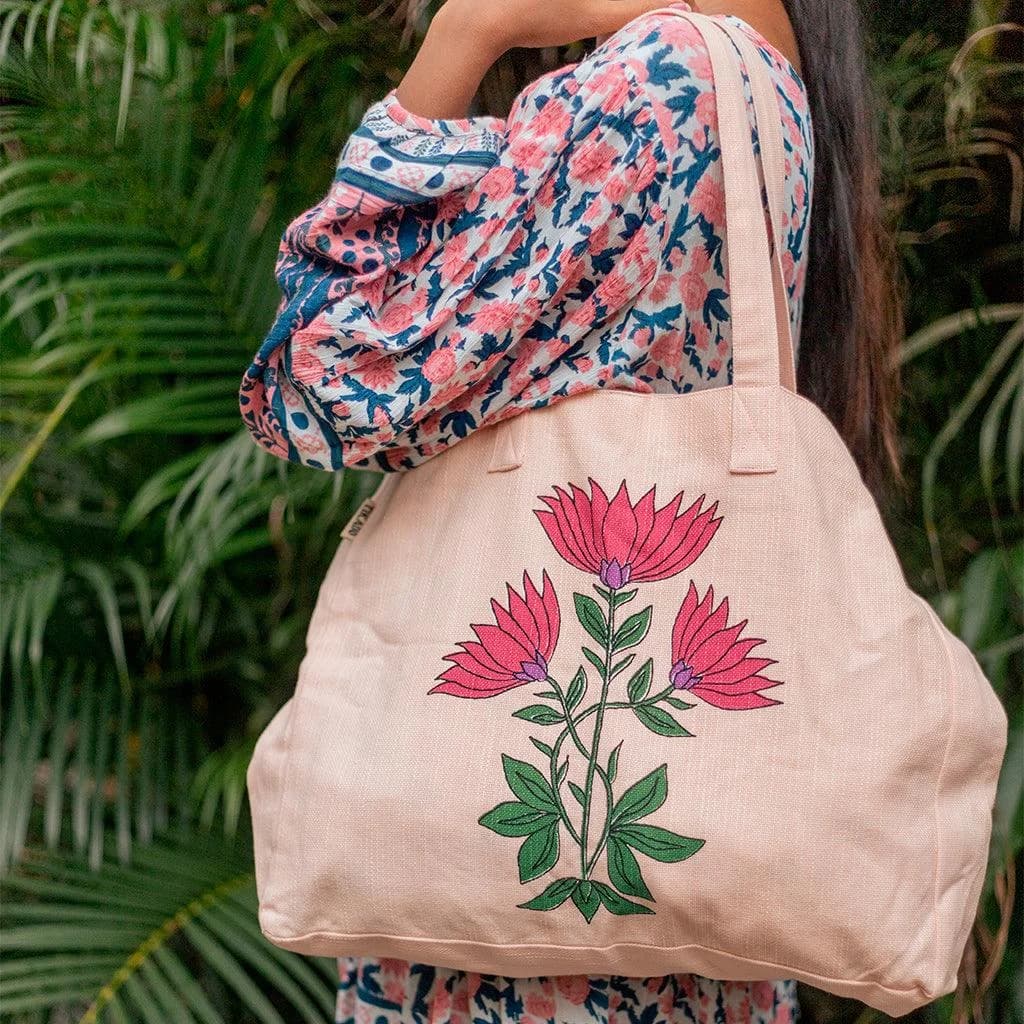 Juhi Beach Tote Bag – image 1