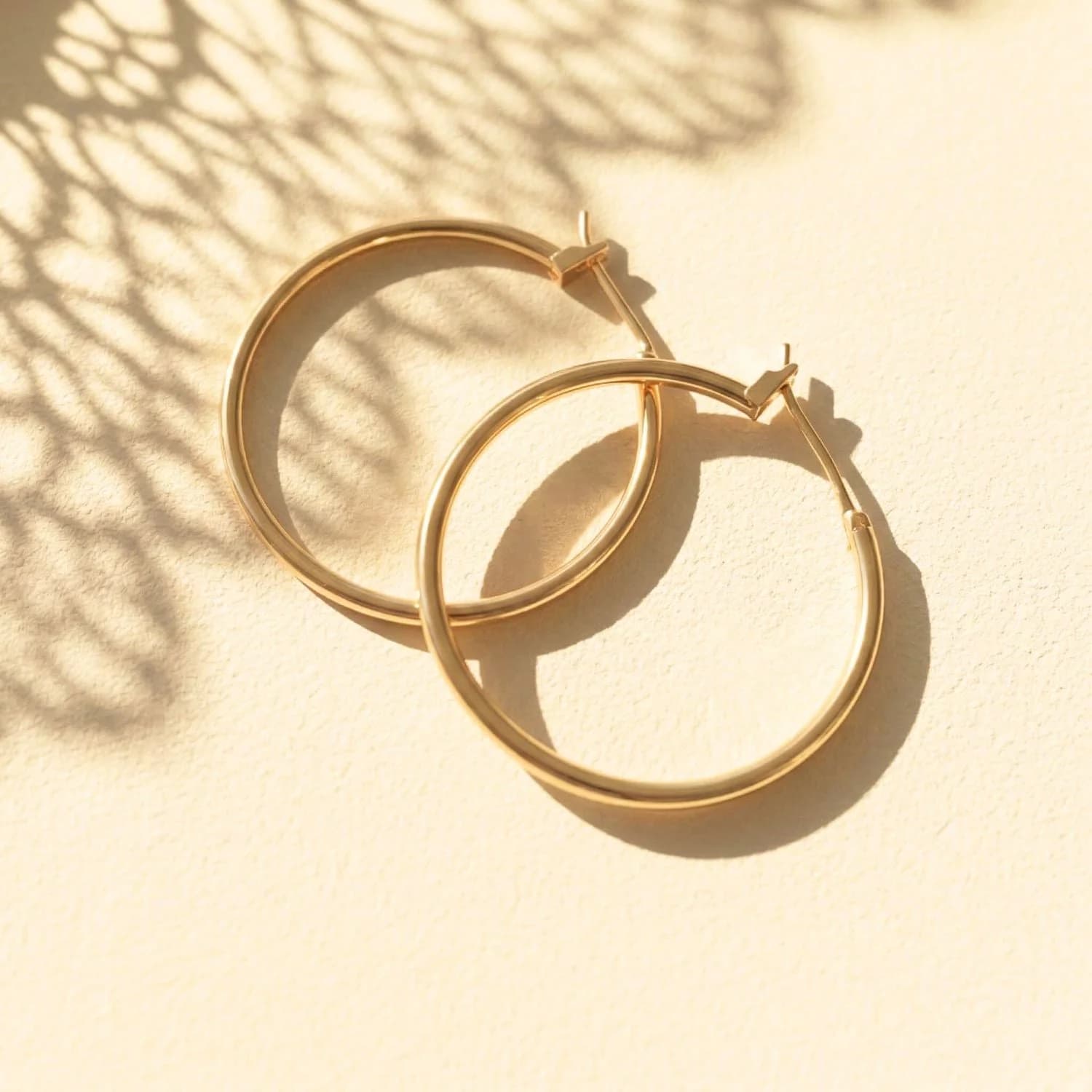 Stylish And Versatile 30mm Gold Plated Hoop Earrings