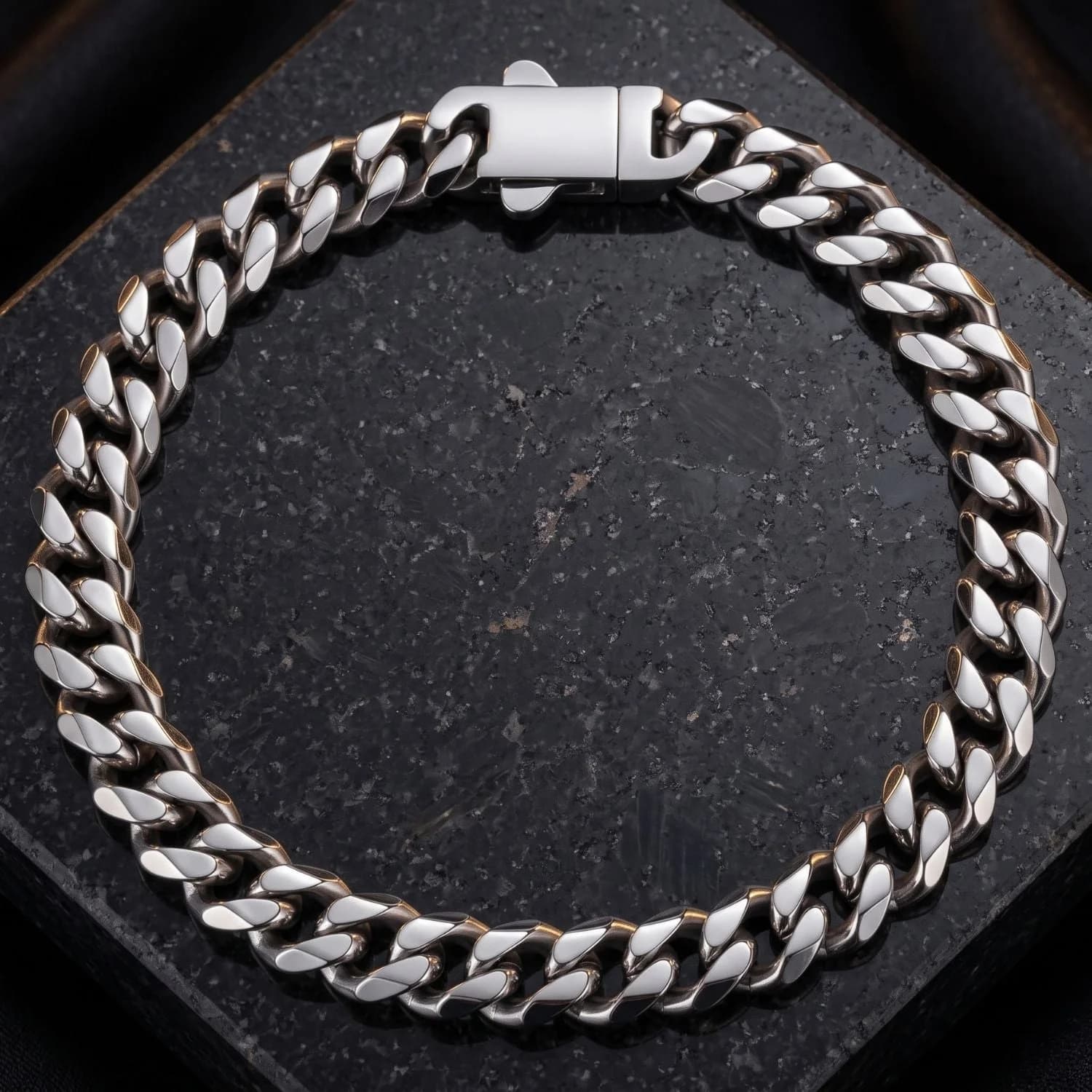Men's Cuban curb chain bracelet in PVD silver plated stainless steel