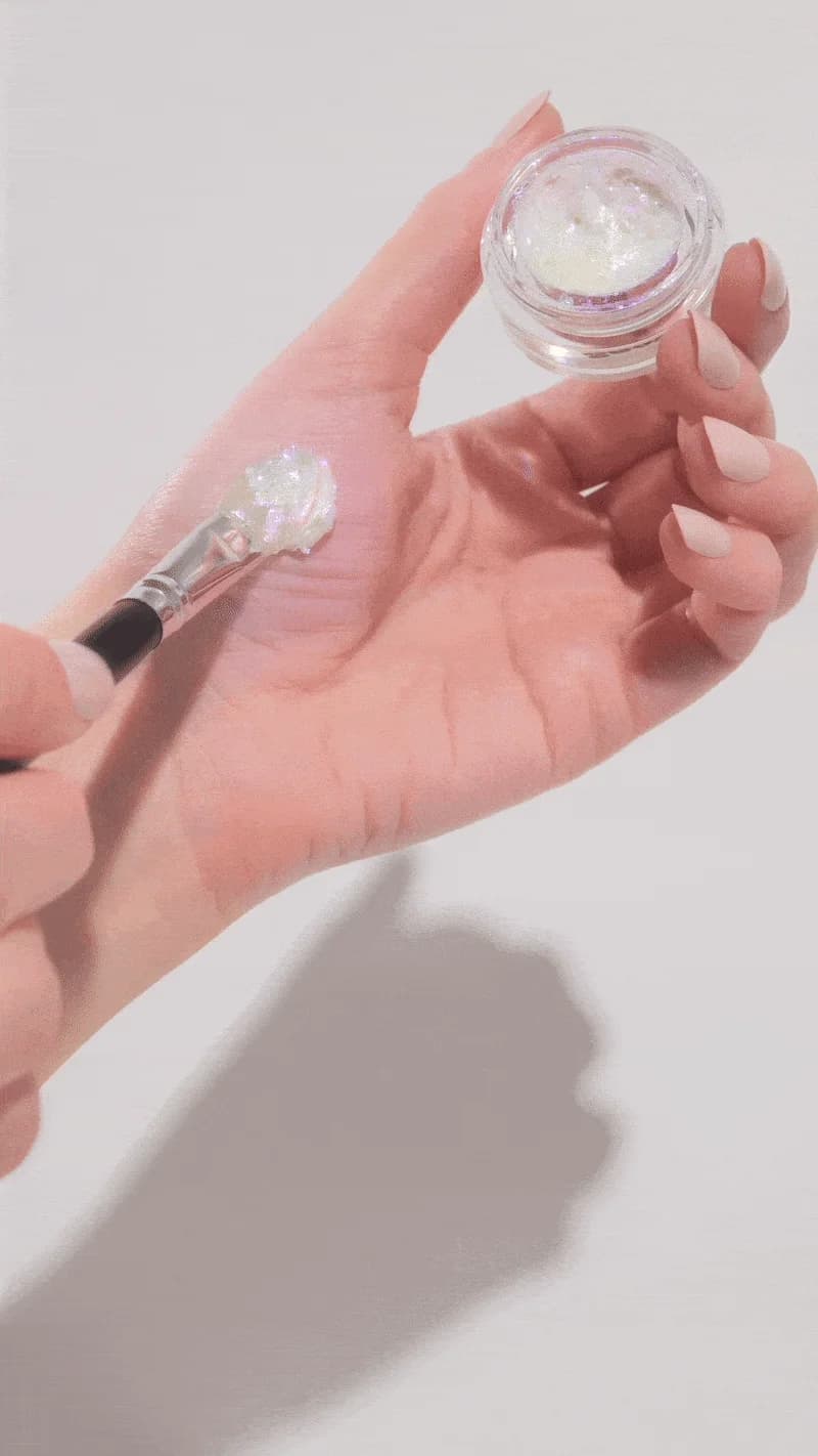 Snow Chroma Flakes (White) - Duochrome Pigment - Glisten Cosmetics