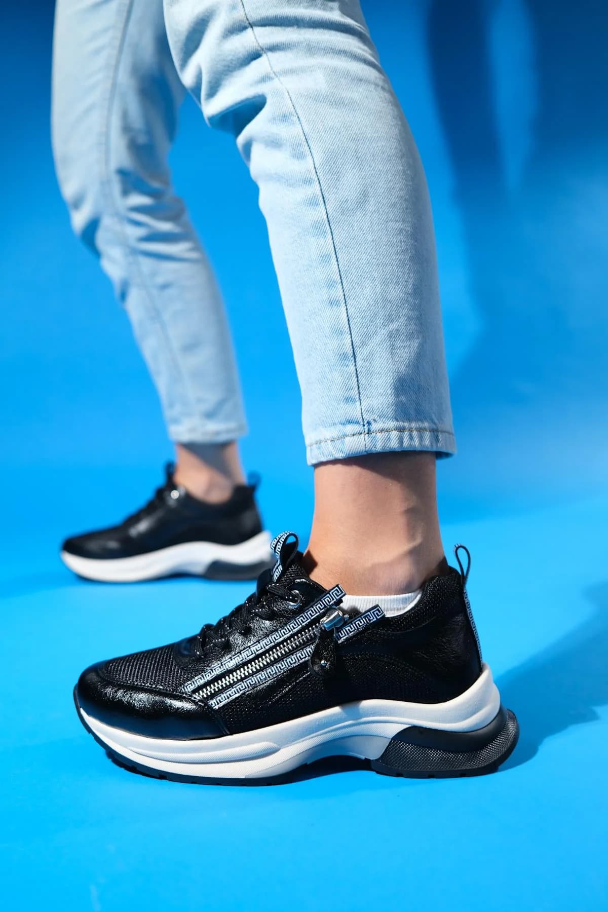 Oude - Black Zippered Platform Sneaker (Women)
