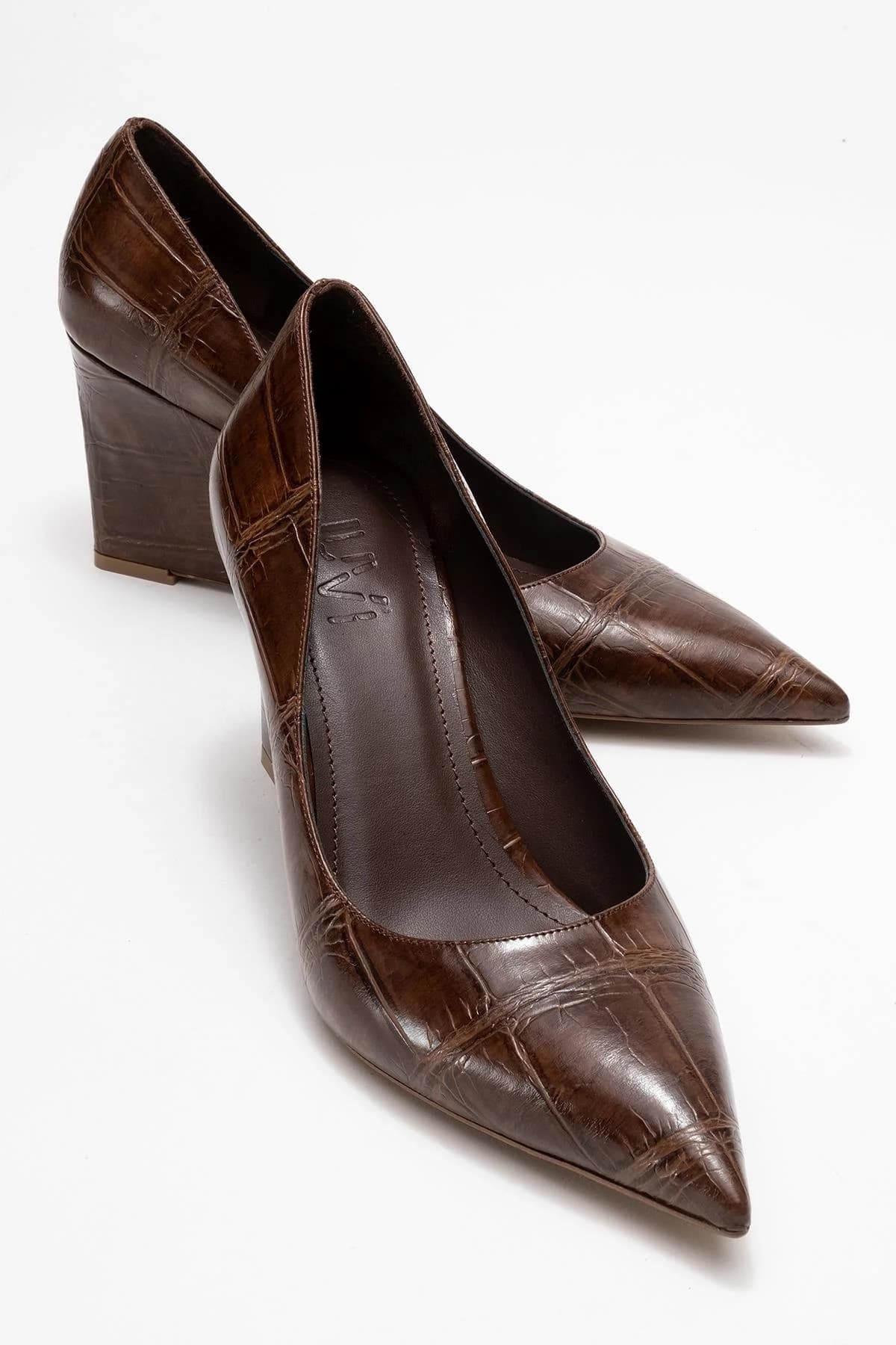 Tan Croc-Print Pointed Toe Platform Heel Shoe – image 1