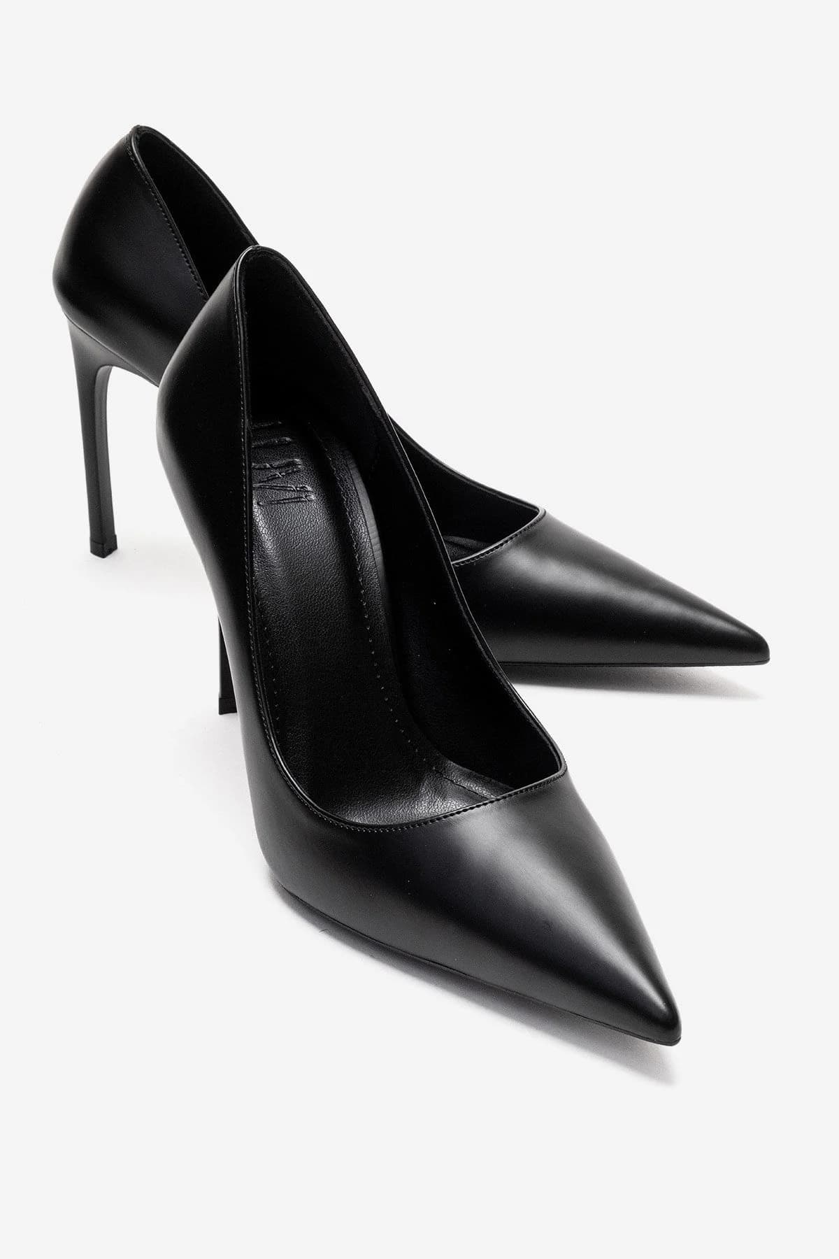 Black Stiletto Pump – image 1