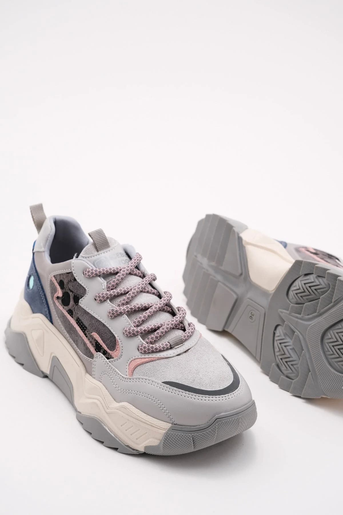 65100 - Ice Gray Sneaker (Women)