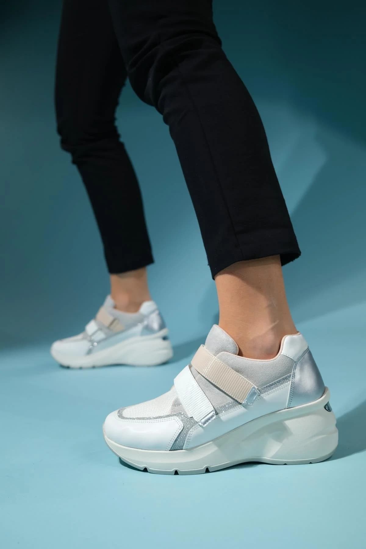 Berge - Off-White Velcro Platform Sneakers (Women)