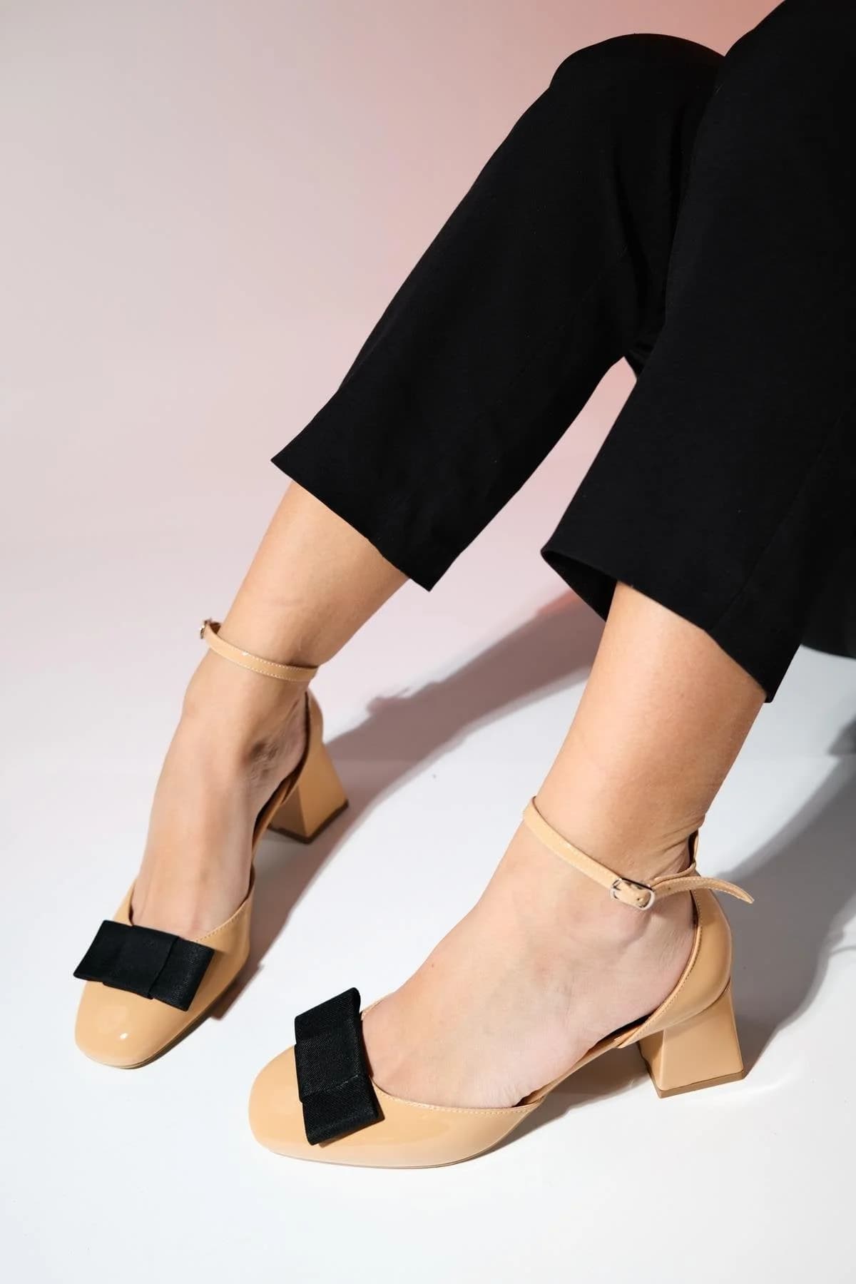Brit - Taupe Patent Bow Block Heel Pump (Women)