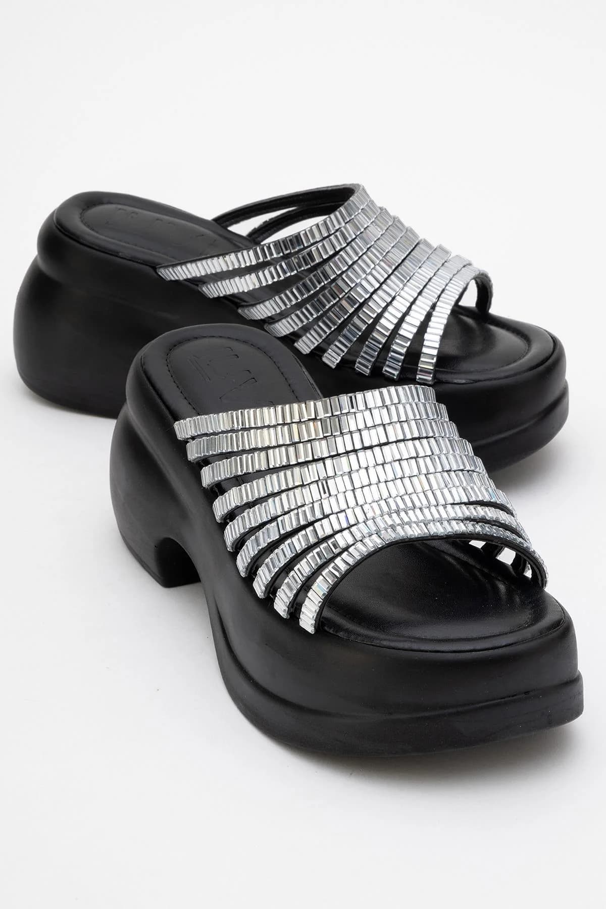 Fierro - Black-Silver Platform Sandal (Women)