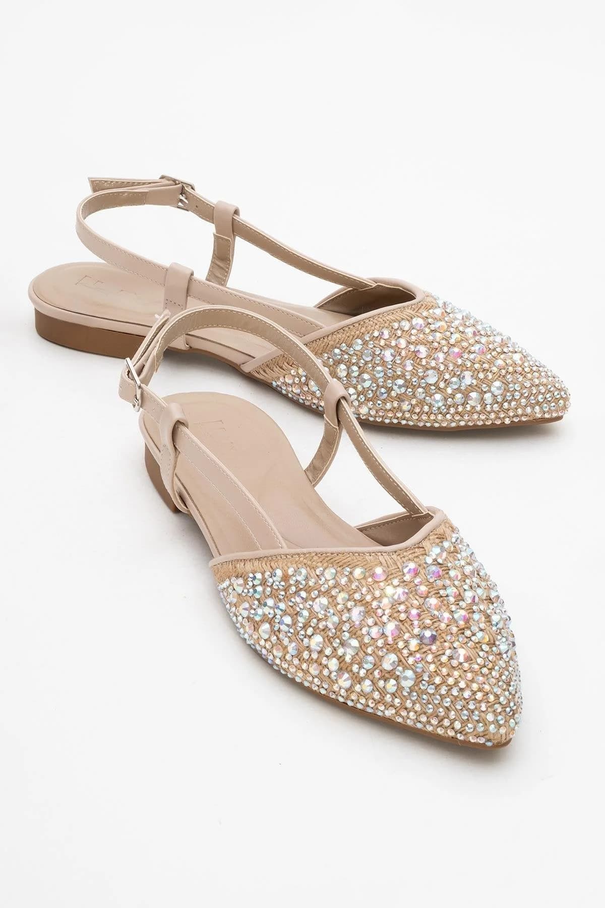 Helly - Beige Closed-Toe Sandal (Women)