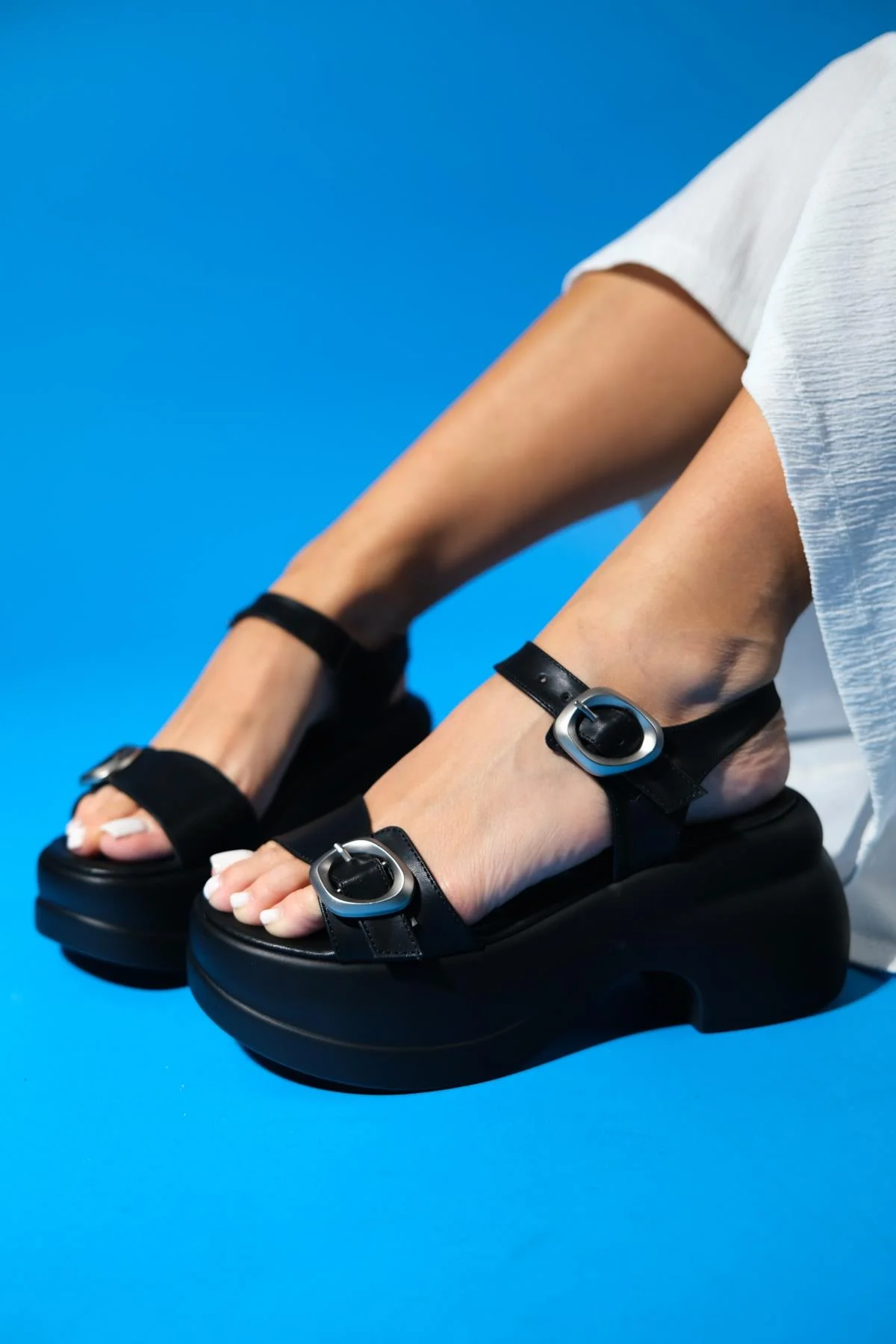 Laus - Black Platform Sandal (Women)