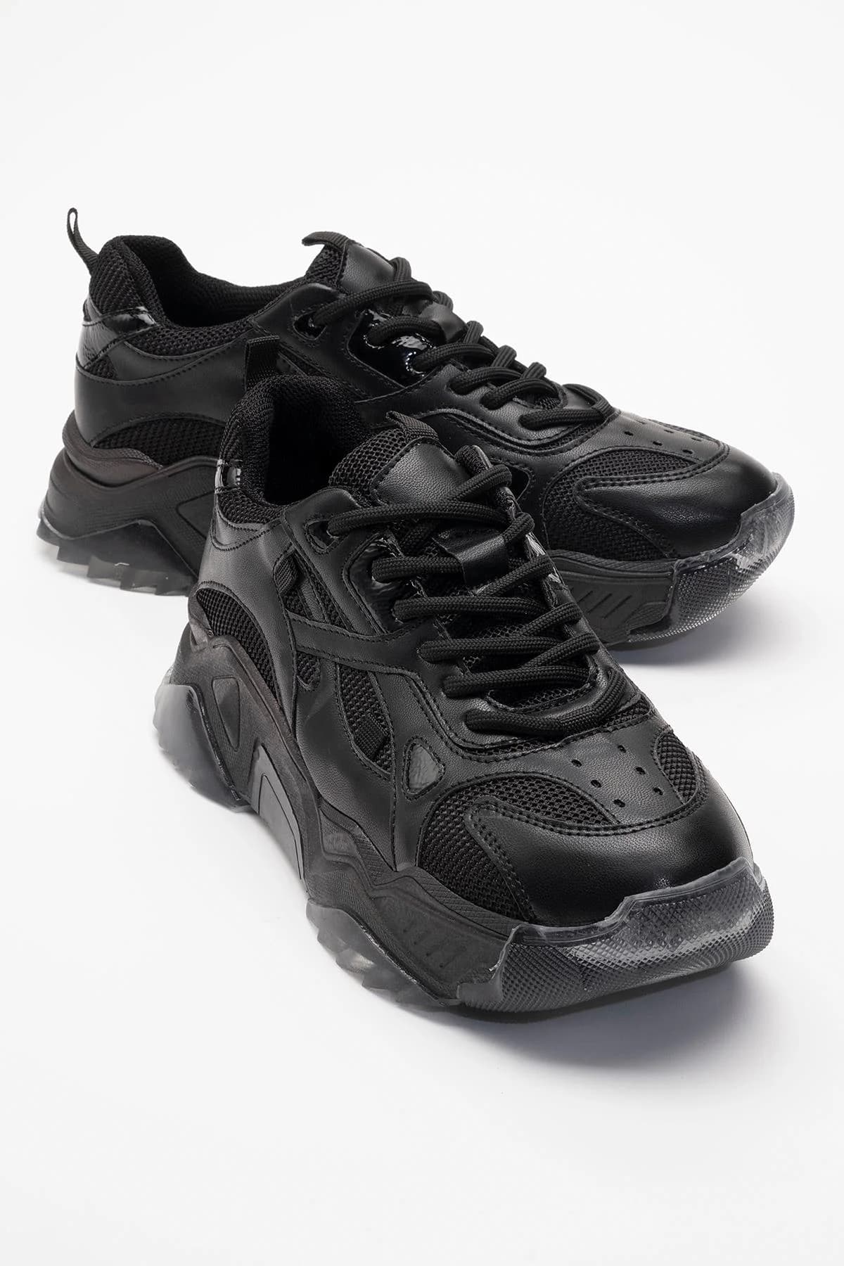 Lecce - Black Sneaker (Women)
