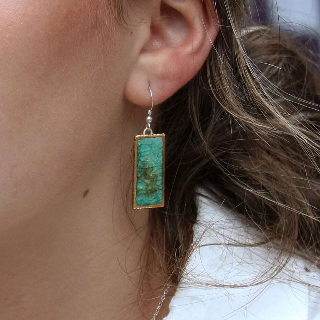 Emerald Reef Drop Earrings – image 1