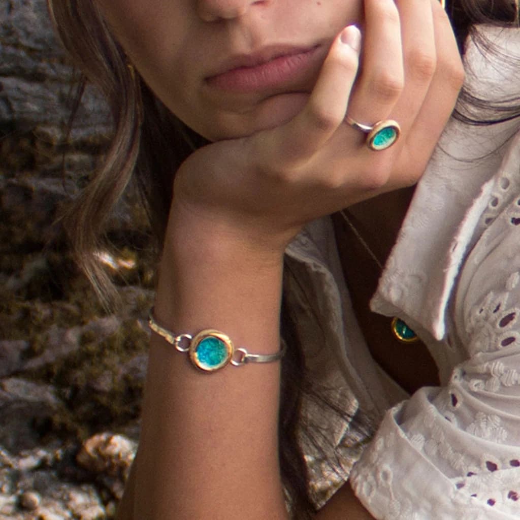 Round Emerald Turquoise Lagoon Silver-Plated Bangle – image 1