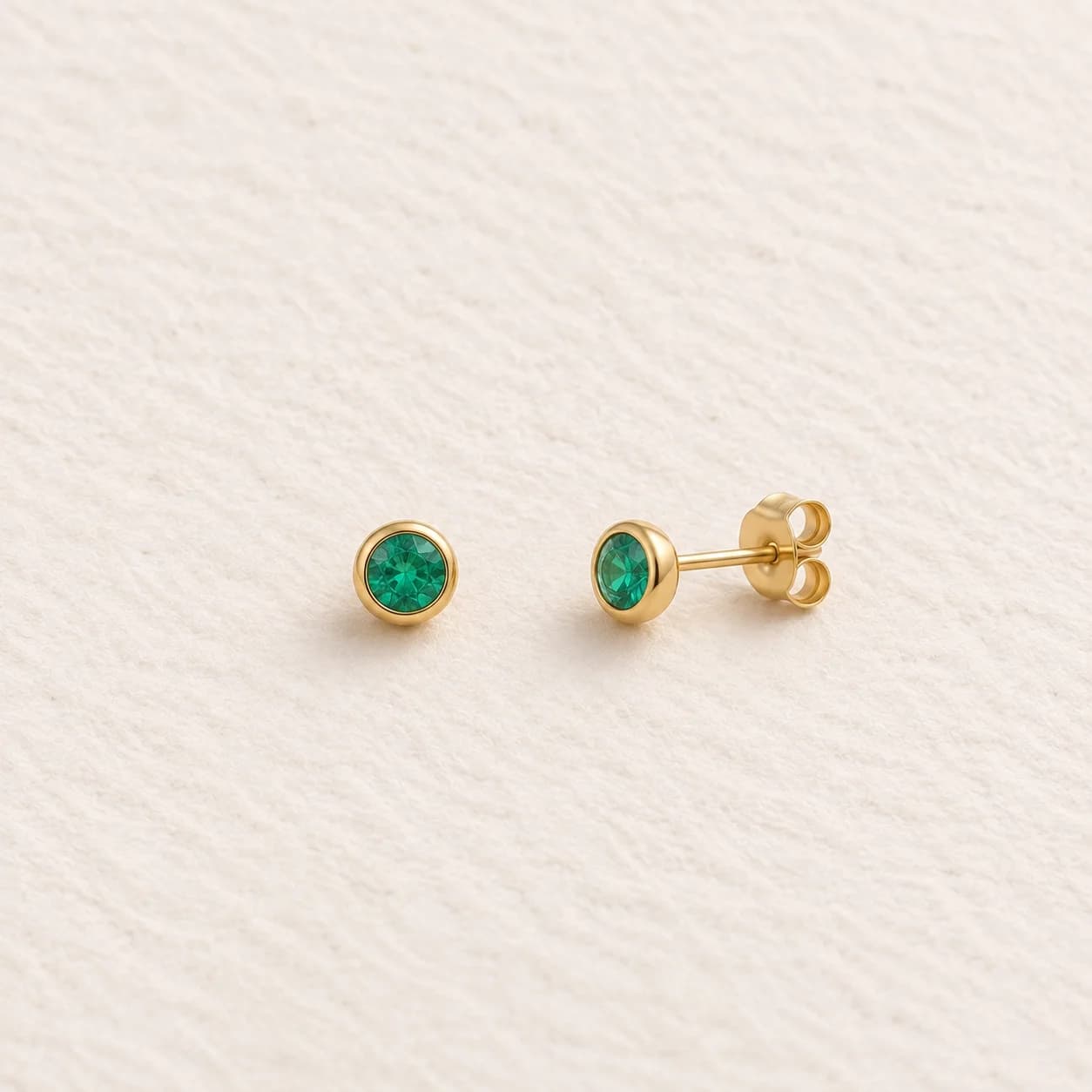 Aurora Emerald Stud Earrings – image 1