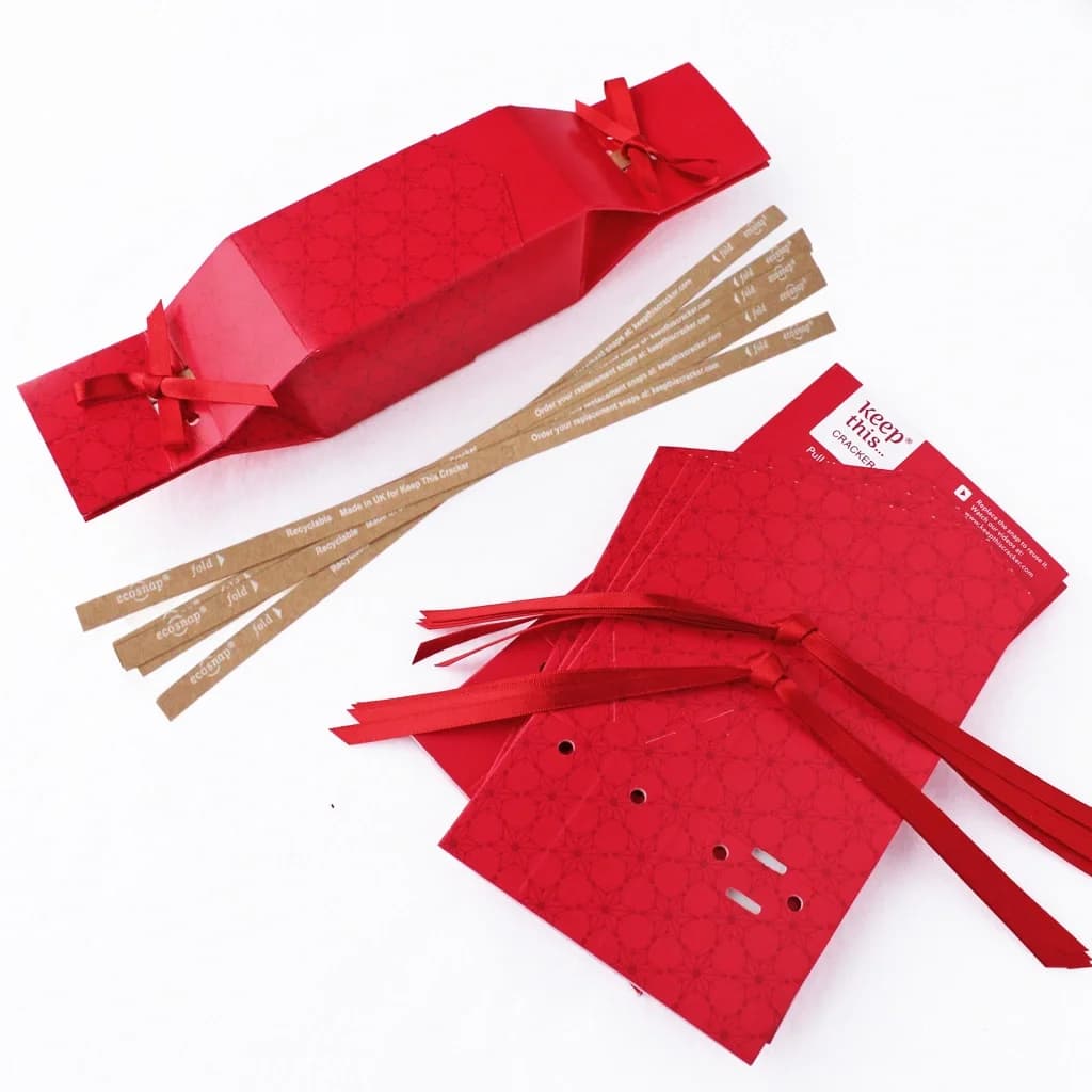 Ready to fill crackers - Red Christmas design – image 1